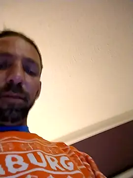 Treemandude online show from November 2025 03:40:02 AM
