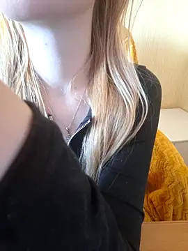 Elza kom online show from September 2025 04:37:01 AM