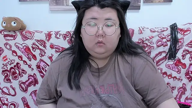 Snapshot of Nadine_asian chatting on June 2026 01:33:01 AM Nadine asian online show from June 2026 01:33:01 AM