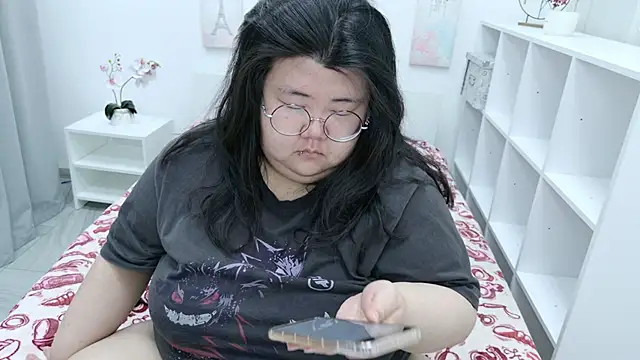 Nadine asian online show from April 2026 04:02:02 AM