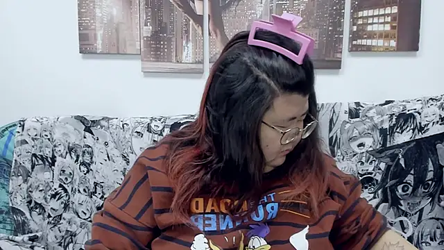Snapshot of Nadine_asian chatting on December 2024 04:13:02 AM Nadine asian online show from December 2024 04:13:02 AM