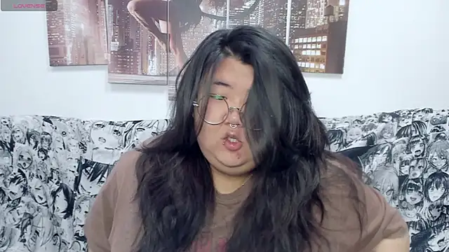 Snapshot of Nadine_asian chatting on October 2025 02:56:01 AM Nadine asian online show from October 2025 02:56:01 AM