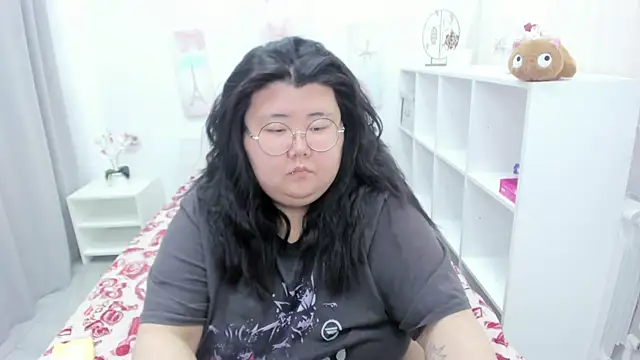 Nadine asian online show from April 2026 03:02:01 AM