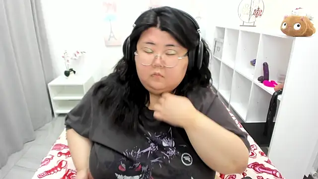 Snapshot of Nadine_asian chatting on June 2026 05:12:01 AM Nadine asian online show from June 2026 05:12:01 AM