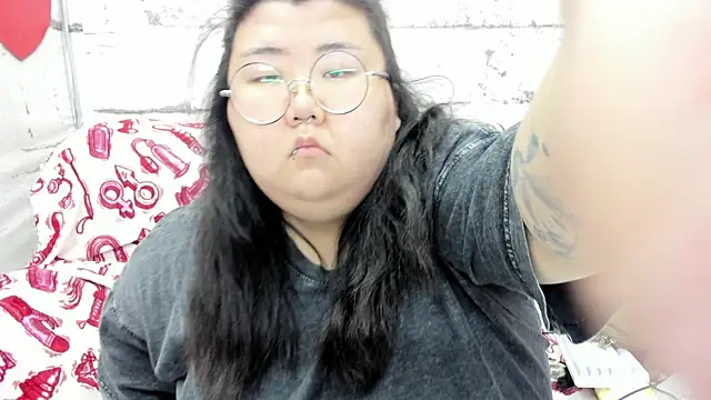 Snapshot of Nadine_asian chatting on June 2026 11:21:02 PM Nadine asian online show from June 2026 11:21:02 PM