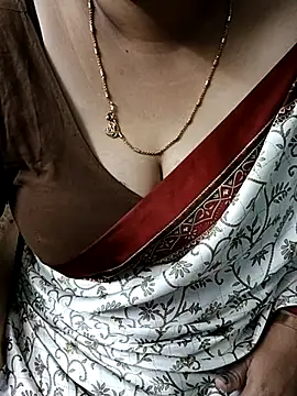 Snapshot of Omana-kutty chatting on February 2025 06:37:02 AM Omana-kutty online show from February 2025 06:37:02 AM