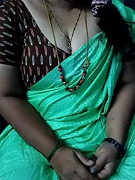 Snapshot of Omana-kutty chatting on February 2025 03:31:02 PM Omana-kutty online show from February 2025 03:31:02 PM