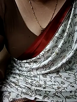 Snapshot of Omana-kutty chatting on February 2025 09:43:02 AM Omana-kutty online show from February 2025 09:43:02 AM