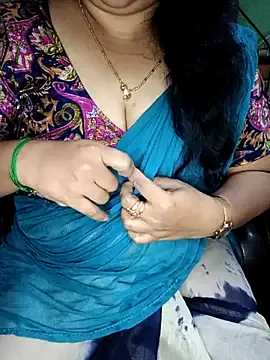 Snapshot of Omana-kutty chatting on March 2025 03:07:02 PM Omana-kutty online show from March 2025 03:07:02 PM