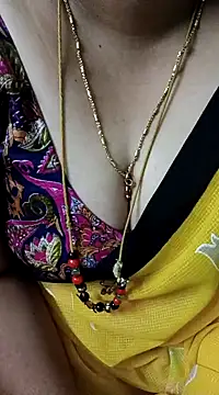 Snapshot of Omana-kutty chatting on February 2025 07:02:02 AM Omana-kutty online show from February 2025 07:02:02 AM