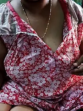 Snapshot of Omana-kutty chatting on March 2025 04:38:02 AM Omana-kutty online show from March 2025 04:38:02 AM