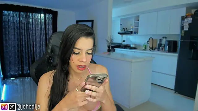 Snapshot of johedija chatting on May 2026 10:31:01 PM johedija online show from May 2026 10:31:01 PM