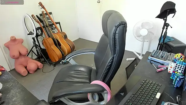 Snapshot of Ts-lucy-lux chatting on November 2025 09:53:01 PM Ts-lucy-lux online show from November 2025 09:53:01 PM