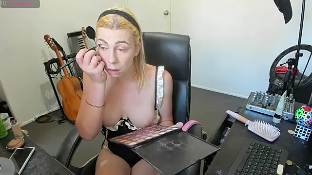 Snapshot of Ts-lucy-lux chatting on October 2025 09:38:01 PM Ts-lucy-lux online show from October 2025 09:38:01 PM