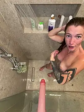 Laurahorney xo online show from November 2025 10:42:02 AM