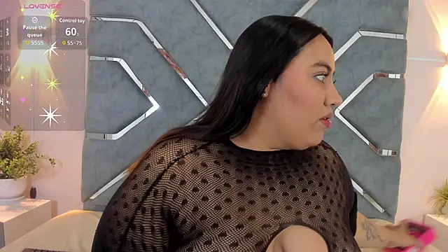 LucciaPorter online show from April 2026 01:51:01 PM