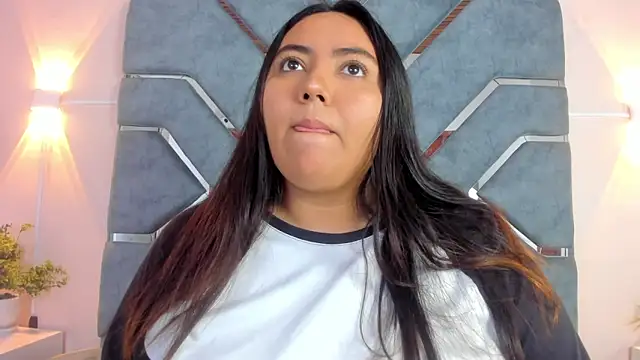 LucciaPorter online show from March 2026 01:32:02 PM