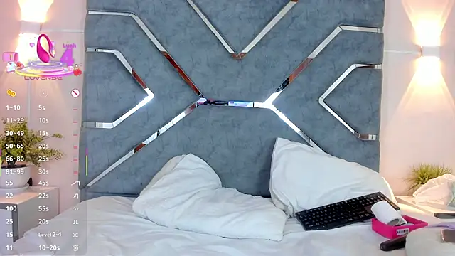 LucciaPorter online show from March 2026 01:47:01 PM