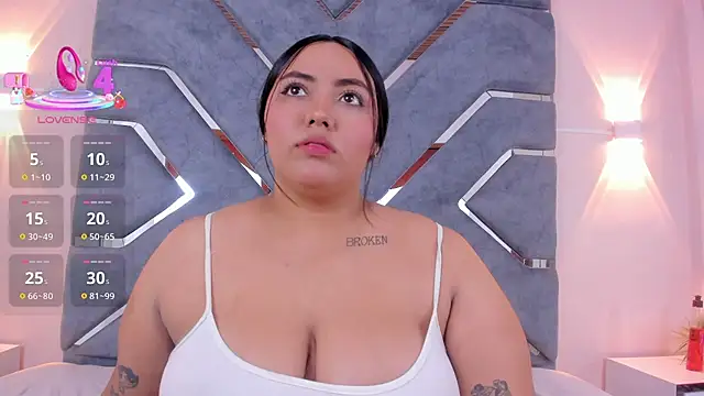 LucciaPorter online show from November 2025 10:13:01 PM