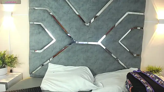 LucciaPorter online show from March 2026 01:28:01 PM