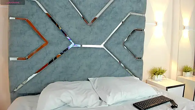 LucciaPorter online show from December 2025 09:09:02 PM