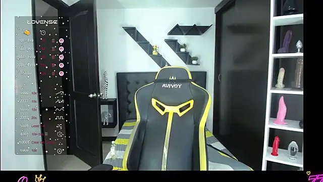 kendalladam online show from April 2026 09:39:33 PM