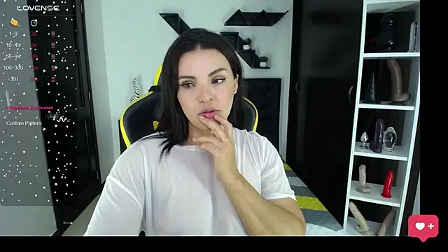 kendalladam online show from September 2025 07:20:01 PM