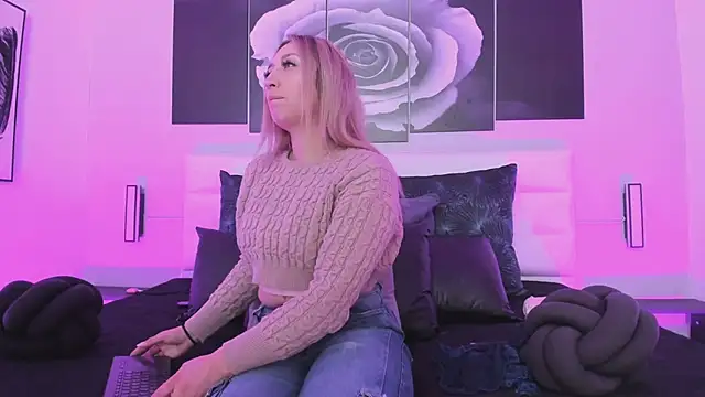 isabella simons online show from November 2025 02:32:02 AM