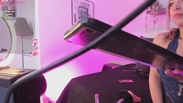 isabella simons online show from February 2026 02:35:01 AM