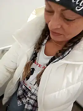 Snapshot of Erotic_and_Exotic chatting on December 2024 01:30:01 AM Erotic and Exotic online show from December 2024 01:30:01 AM