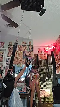 luvs2cumm69 online show from November 2025 03:56:01 PM