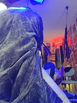 luvs2cumm69 online show from March 2026 08:18:01 PM