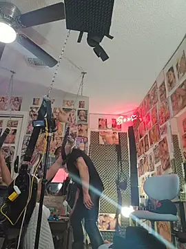 luvs2cumm69 online show from November 2025 12:43:02 PM