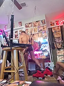 luvs2cumm69 online show from February 2025 09:20:02 PM