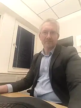 Snapshot of tom-swede chatting on January 2025 03:39:02 PM tom-swede online show from January 2025 03:39:02 PM