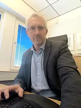 Snapshot of tom-swede chatting on October 2025 02:28:01 PM tom-swede online show from October 2025 02:28:01 PM