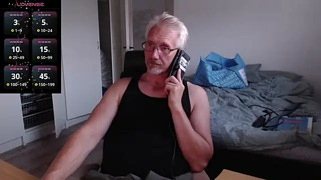 Snapshot of tom-swede chatting on July 2026 07:35:01 PM tom-swede online show from July 2026 07:35:01 PM