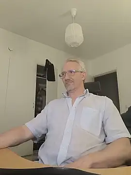 tom-swede online show from June 2026 10:58:02 PM