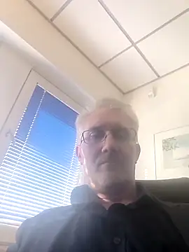 Snapshot of tom-swede chatting on March 2025 02:23:01 PM tom-swede online show from March 2025 02:23:01 PM