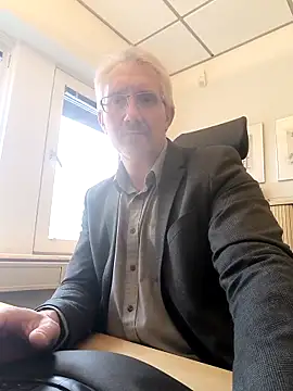 Snapshot of tom-swede chatting on October 2025 02:49:01 PM tom-swede online show from October 2025 02:49:01 PM