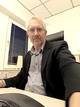 Snapshot of tom-swede chatting on December 2025 03:56:02 PM tom-swede online show from December 2025 03:56:02 PM