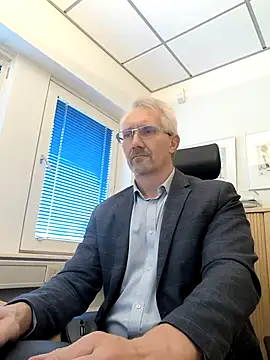 Snapshot of tom-swede chatting on October 2025 02:07:02 PM tom-swede online show from October 2025 02:07:02 PM