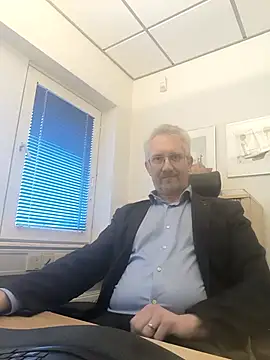 Snapshot of tom-swede chatting on March 2025 03:45:02 PM tom-swede online show from March 2025 03:45:02 PM