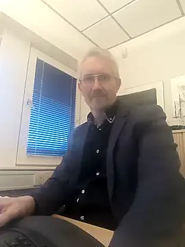 Snapshot of tom-swede chatting on December 2024 02:44:01 PM tom-swede online show from December 2024 02:44:01 PM