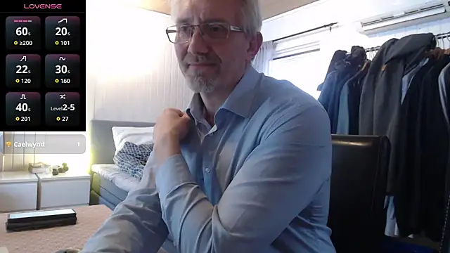 tom-swede online show from February 2026 12:12:02 PM