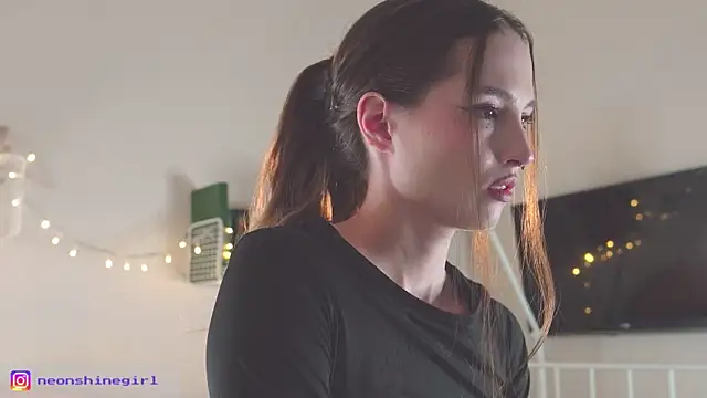 NeonShine online show from November 2025 05:44:02 AM