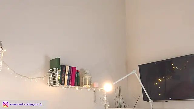 NeonShine online show from December 2025 05:31:01 AM