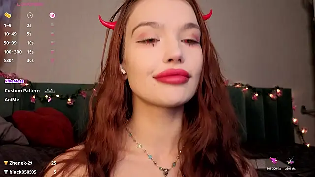 PrettyLilie online show from November 2025 12:10:02 PM