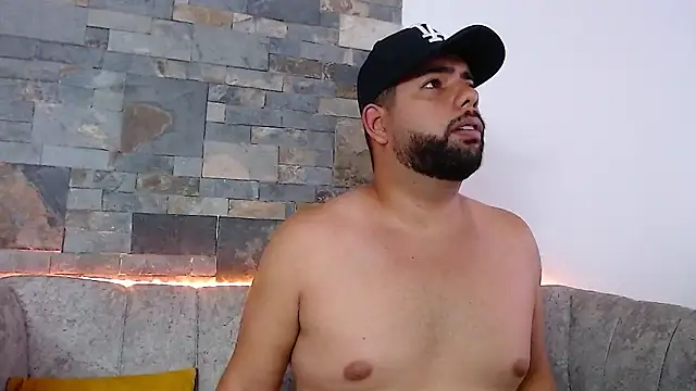 Snapshot of passionate_love22 chatting on February 2026 04:02:01 PM passionate love22 online show from February 2026 04:02:01 PM