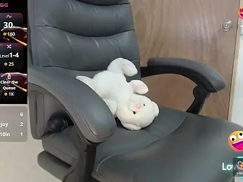 sweettmiah online show from December 2025 06:57:01 PM